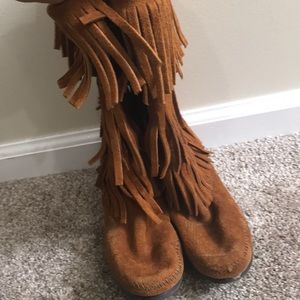 Minnetonka fringe boots